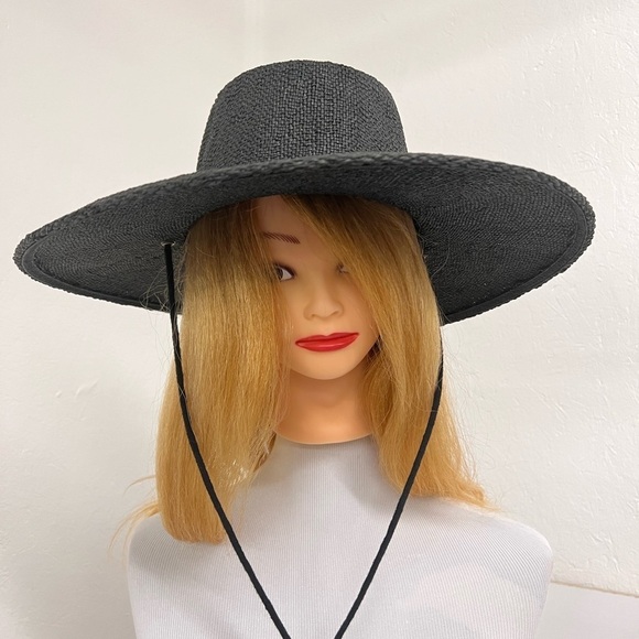 Universal Thread Accessories - WOMEN' Straw Boater Hat with Chin Trap - Universal Thread™ - Black